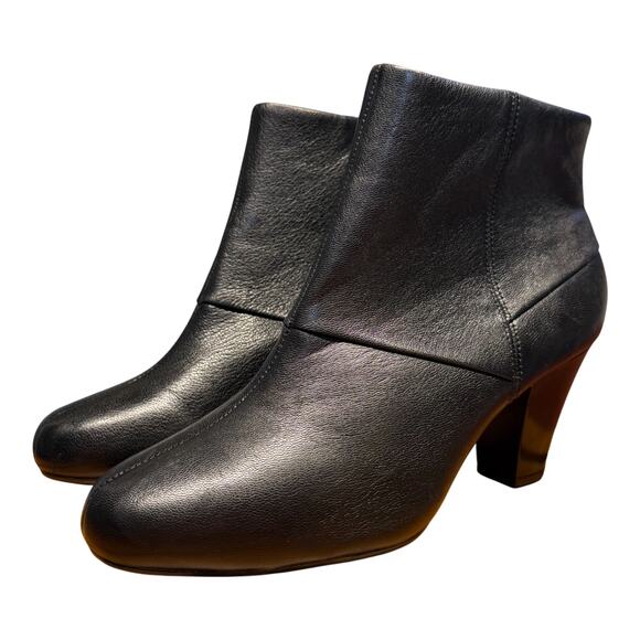 CLARKS Bendables Women's 9W Black Ankle Leather Boots Cone Heel Zip Up READ - Picture 3 of 11